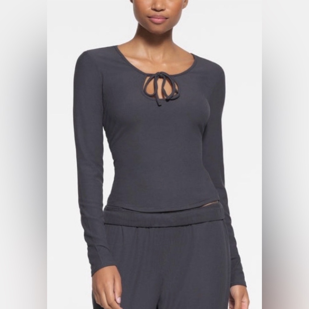 SKIMS Long Sleeve Tie-Front Top - Graphite